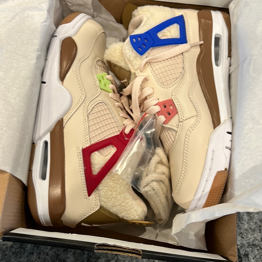Air jordan 4 retro “teddy bears”